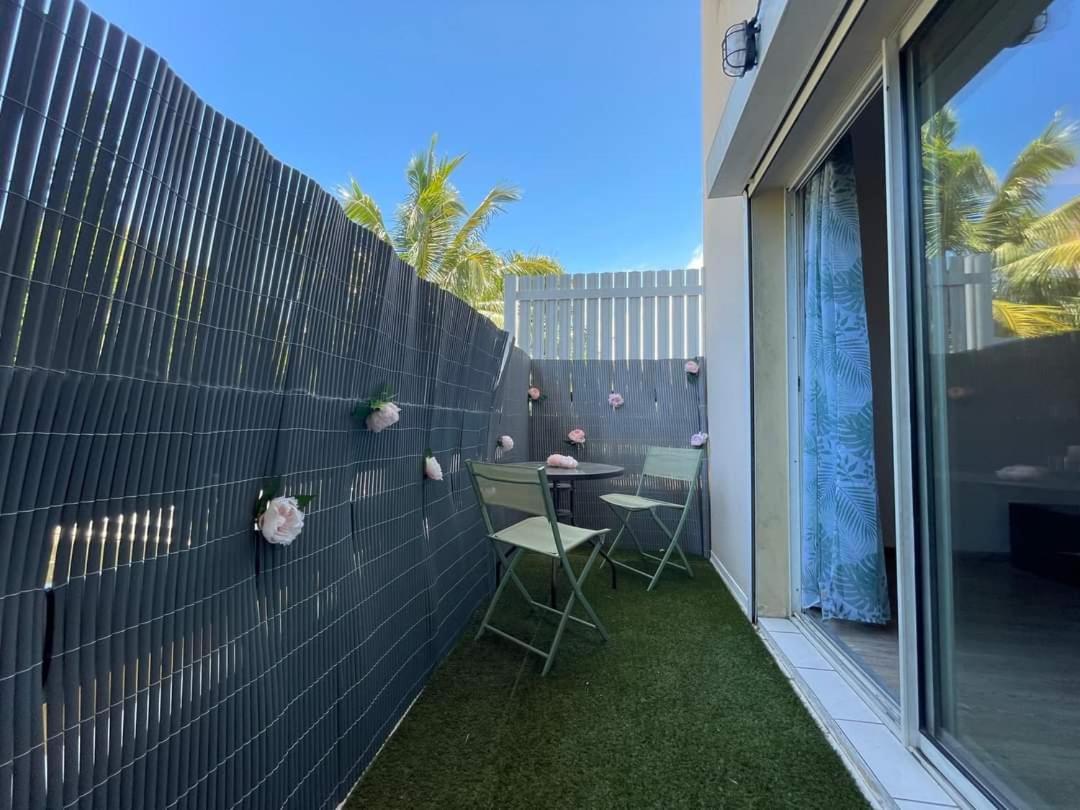 Appartement Cosy En Duplex Avec Jardin Et Cuisine A Trianon Нумеа Екстериор снимка